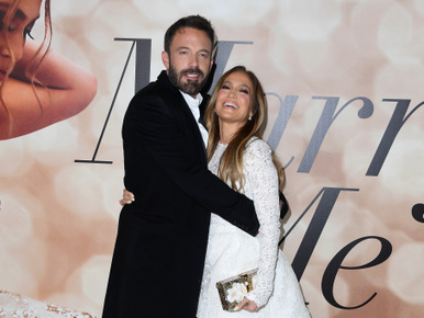 Jennifer Lopez menyasszony lett, íme a gyűrű