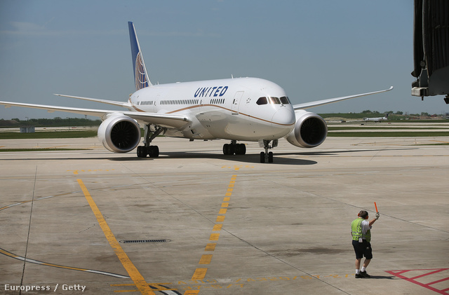A tiltás után elsőnek felszálló 787-es