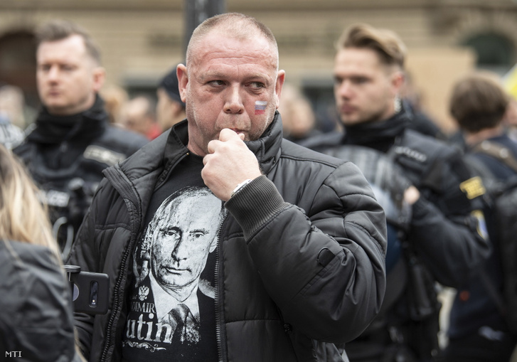 Oroszország-párti tüntetés Frunkfurtban 2022. április 10-én