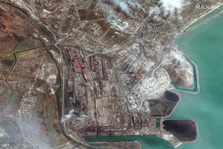 Műholdfelvétel a mariupoli Azovstal vas- és acélgyárról 2022. április 9-én