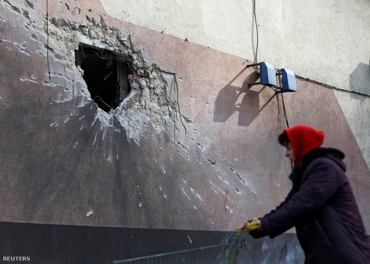 Mariupol szinte összes épületét találat érte a harcokban.