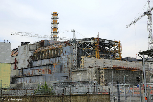 A csernobili reaktor nem teljesen elhagyatott máig sem: emberek ezrei dolgoznak itt