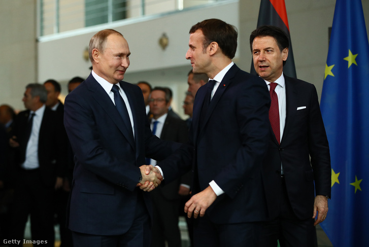 Vlagyimir Putyin és Emmanuel Macron 2020. január 19-én