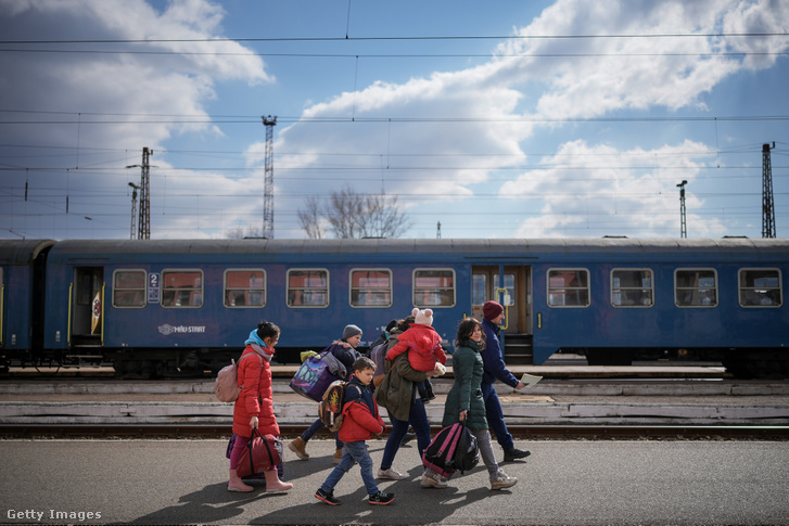 Ukrán menekültek a záhonyi pályaudvaron 2022. március 10-én