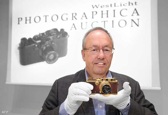 Luxus Leica, 154 millióért