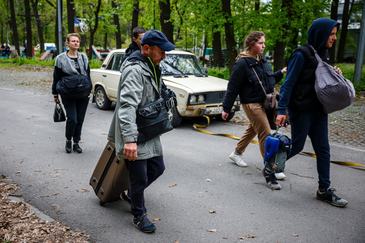 Ruska Lozova faluból elmenekült emberek 2022. április 29-én