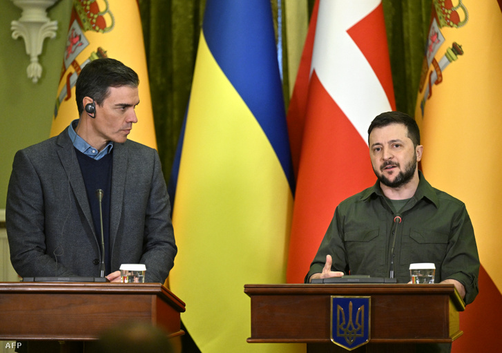 Pedro Sanchez és Volodimir Zelenszkij egy 2022. április 21-i kijevi sajtótájékoztatón