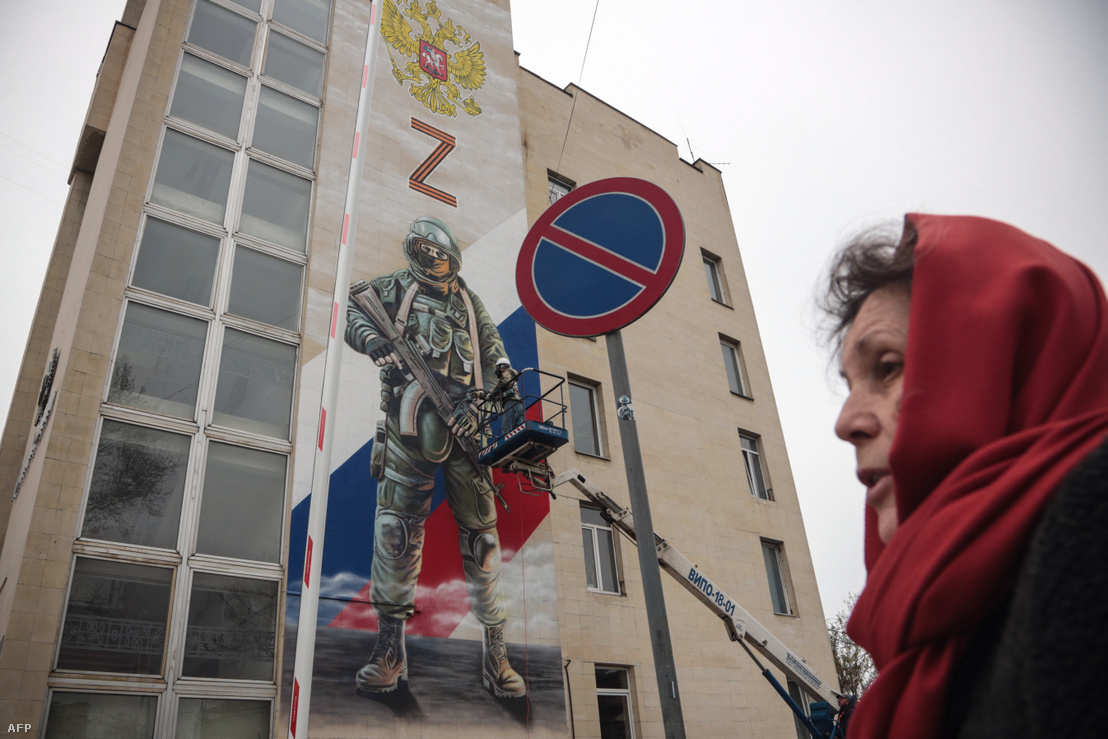 Orosz háborús falfestés Szevasztopolban 2022. április 23-án