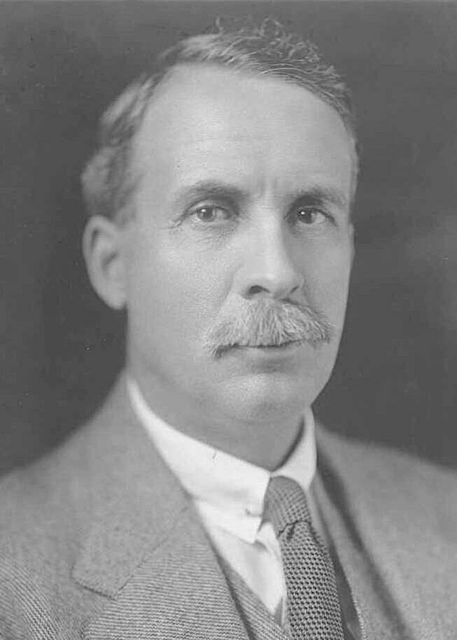 Sir George Pearce (1870–1952), „az emuháború szellemi atyja” Wikimedia Commons