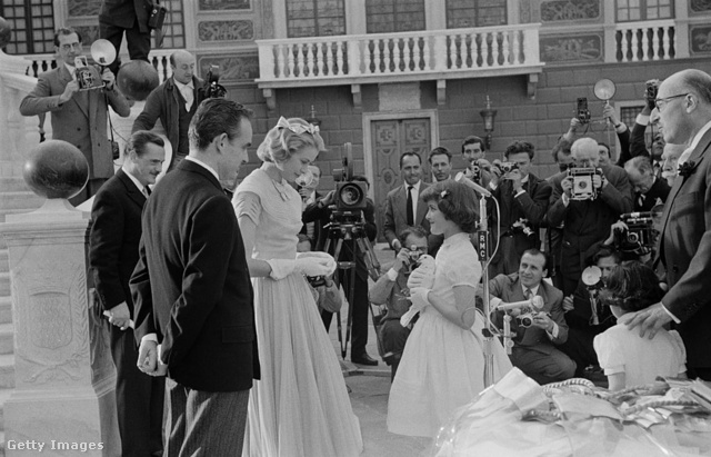 Amikor a monacói herceg felesége lett, Grace Kelly a néptől egy fehér galambot kapott ajándékba