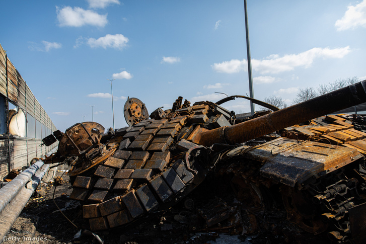 Kiégett orosz T-72-es Kijev közelében 2020. március 25-én
