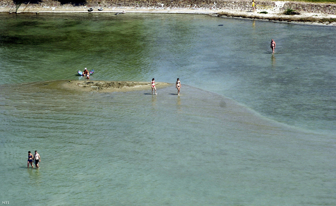 Homokpad a kenesei partok előtt 2003. június 12-én