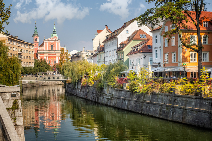 A 10. helyen a szlovén főváros, Ljubljana végzett, ami Európa egyik legkisebb, emberléptékű és nagyon zöld fővárosa. Tudatosan törekednek a fenntarthatóságra, a zöldterületek megőrzésére és növelésére, valamint a kerékpárhálózat fejlesztésére is. Ljubljana 2016-ban kiérdemelte az Európa Zöld Fővárosa díjat.