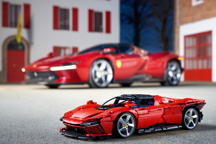 42143 LEGO Technic Ferrari Daytona SP3 (3) (1)
