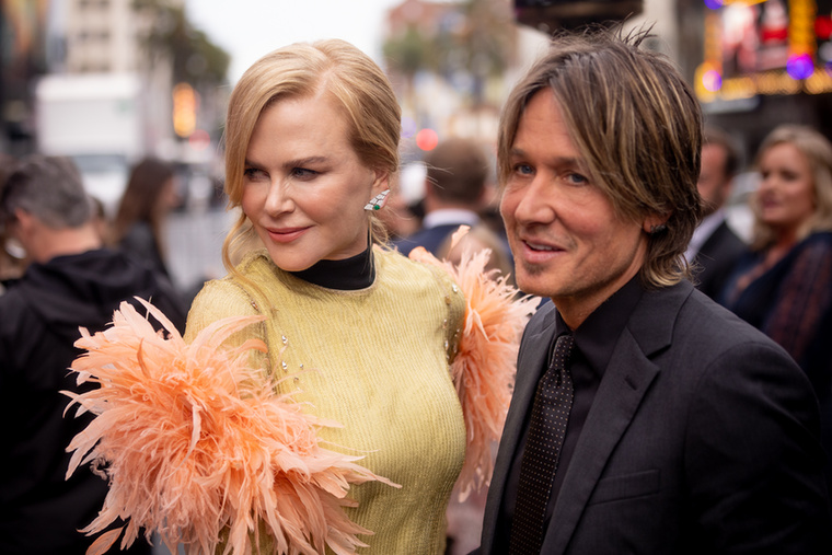 Nicole Kidman és férje, Keith Urban sem feledkezett meg a piszkos anyagiakról: a zenész minden együtt töltött évért kap feleségétől 600.000 dollárt, amennyiben józan marad, korábban ugyanis komoly függőséggel küzdött.
