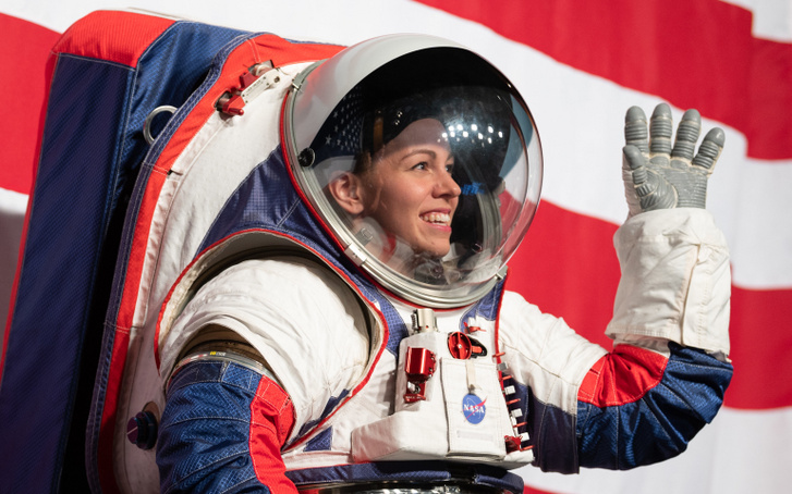 Kristine Davis mérnök, az xEMU űrruha bemutatóján 2019 októberében