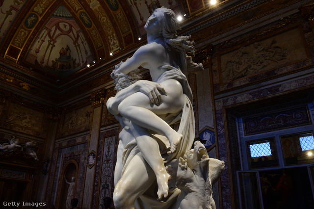 A Galleria Borghese római nyaralásod kihagyhatatlan látványosságául szolgálhat, ha csak három napod van a városban. A képen Bernini Plútó és Proserpina című szobra látható