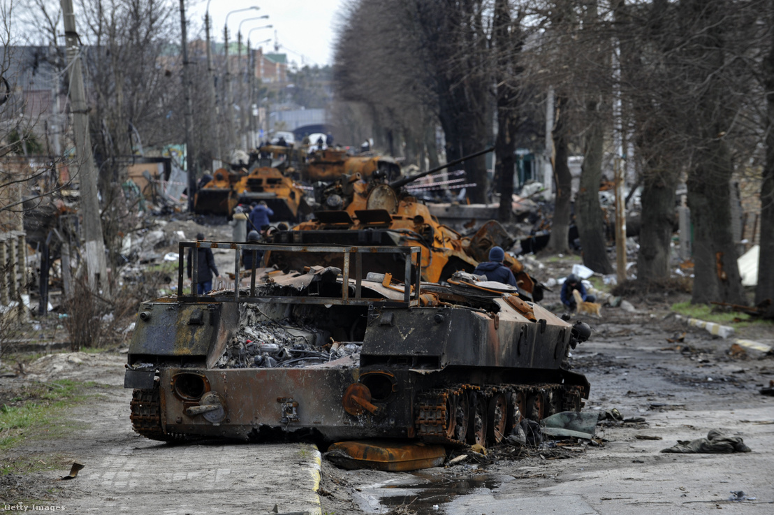 Megsemmisült orosz eszközök Bucsában 2022. április 4-én