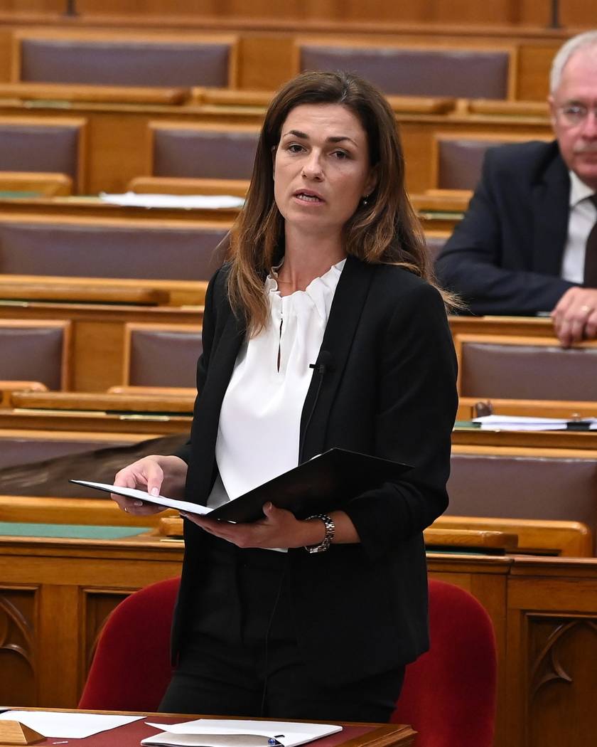 Varga Judit igazságügyi miniszter az Országgyűlés plenáris ülésén 2022. július 8-án.