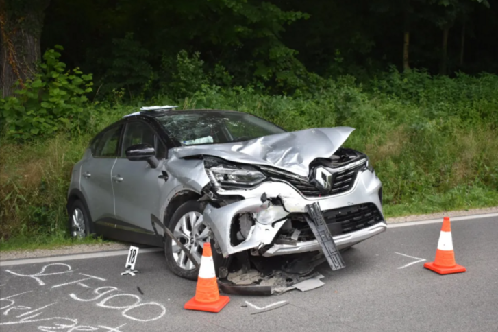Egy-személy-elhunyt-heten-megsérültek-amikor-Renault-Fiat-és-Peu
