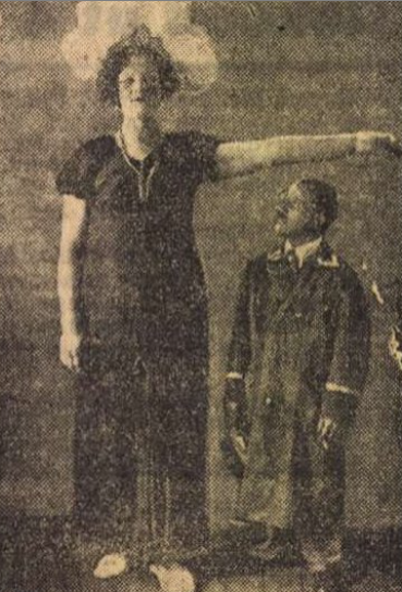 Grizelda, aki „a hóna alatt tartja a férfiakat” Friss Újság, 1936