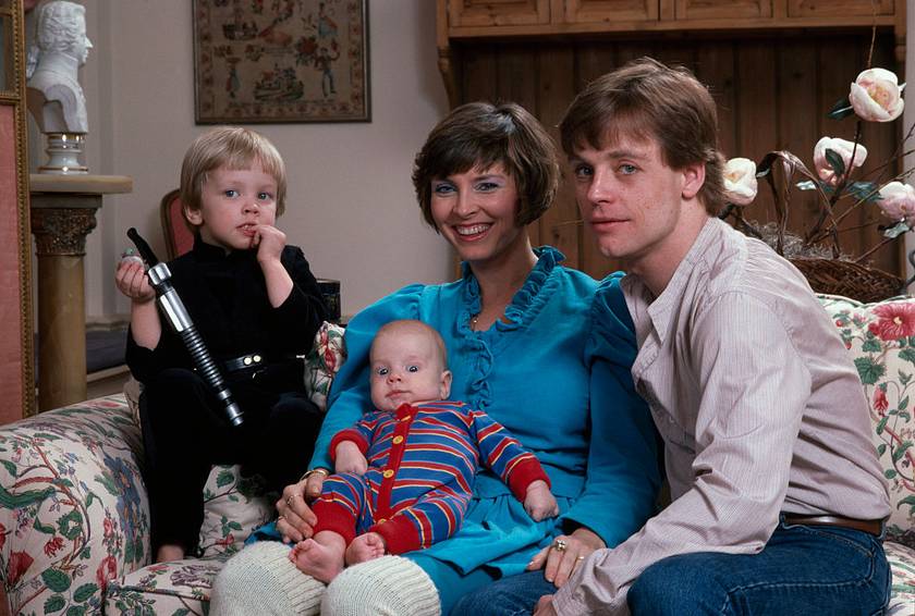 Mark Hamill, felesége és fiai.