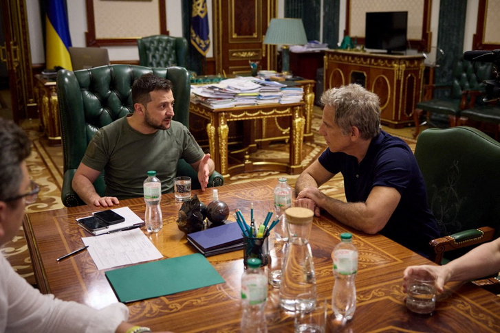 Ben Stiller hollywoodi színész és Volodimir Zelenszkij ukrán elnök Kijevben 2022. június 20-án