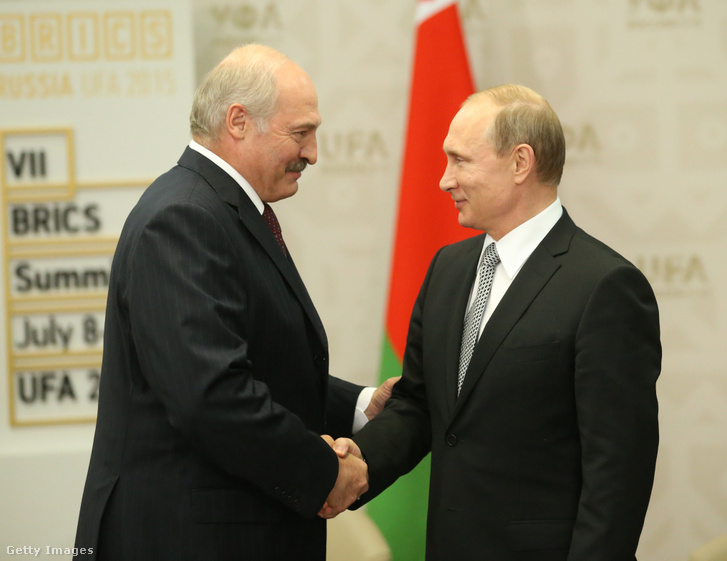 Vlagyimir Putyin és Aljakszandr Lukasenko 2015. július 8-án