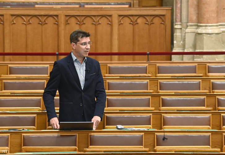 Lukács László György, a Jobbik vezérszónoka felszólal az Alaptörvény tizenegyedik módosításáról szóló vitában 2022. június 28-án