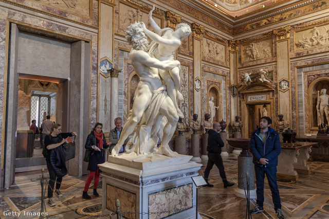 Bernini szobrai Róma ékkövei. A képen: Plútó és Proserpina című szobra a Galleria Borghesében