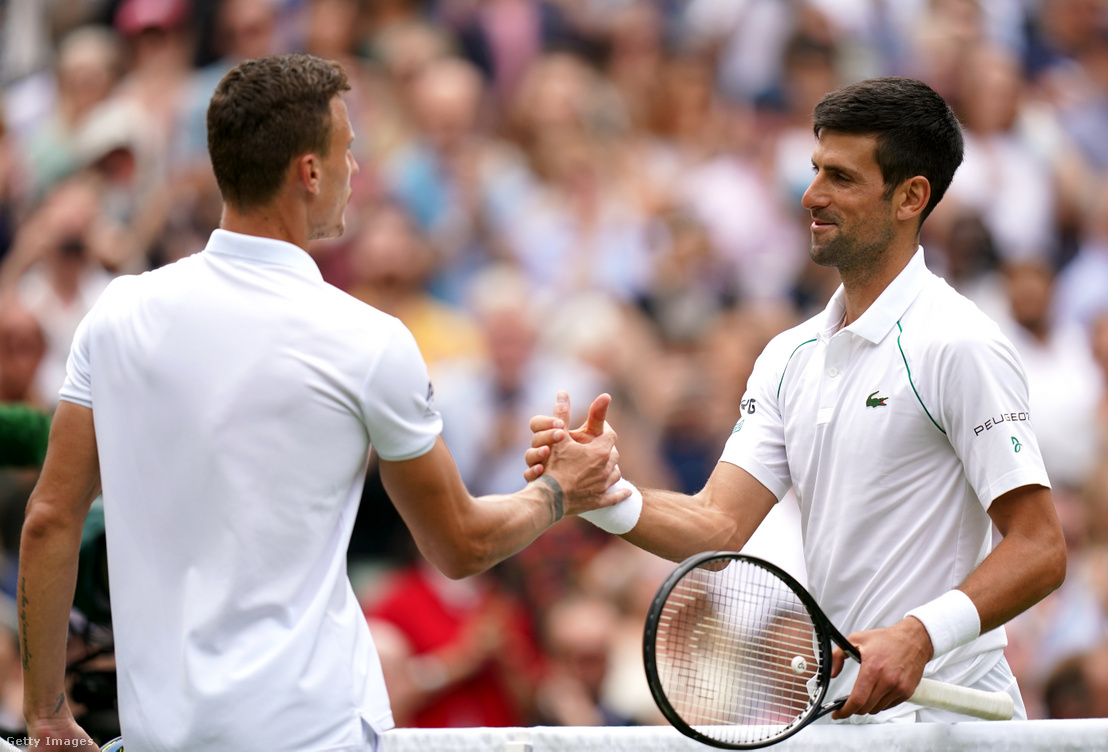 Fucsovics Márton tavaly negyeddöntőt játszott Wimbledonban Novak Djokovics ellen