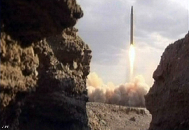 Az iráni televízió 2010-es felvétele a Qiam rakéta tesztjéről