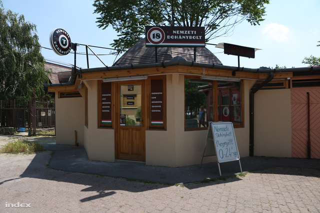 Az egyik elsők között megnyitott Nemzeti Dohánybolt Kispesten