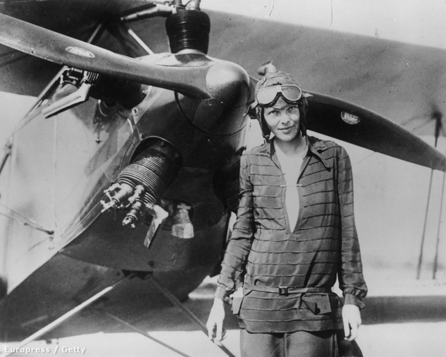 Amelia Earhart 1928-ban Barátság nevű kétfedelű repülőgépével