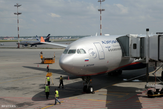 A Kubába készülő Aeroflot repülőgép a Seremetyevo reptéren Moszkvában, amire végül Edward Snowden sosem szállt fel