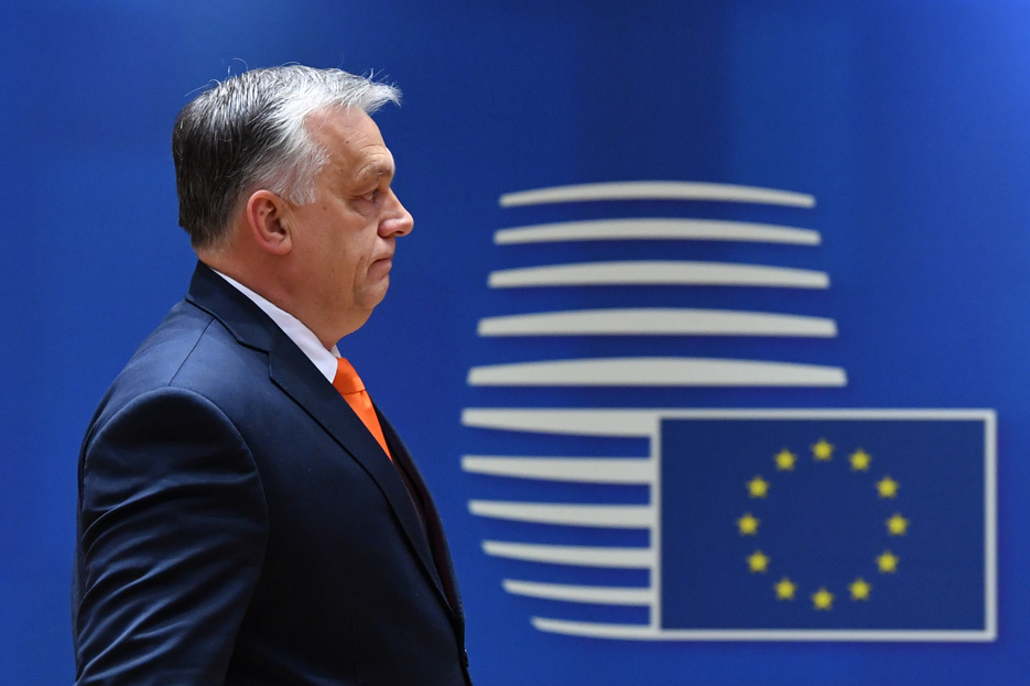 Egyre közelebb az Orbán-kormány a 2400 milliárd forinthoz