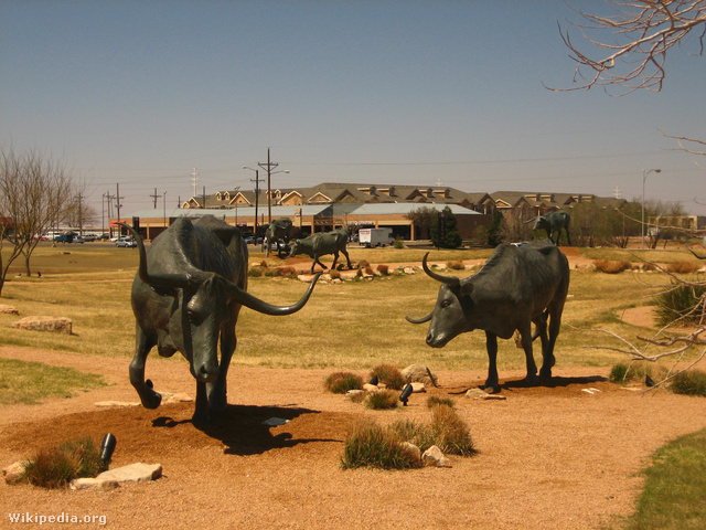 Cattle sculpture outside National Ranching Heritage Center IMG 0