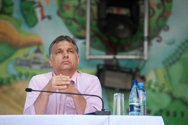 Orbán Viktor miniszterelnök a romániai Tusnádfürdőn 2011. július 23-án