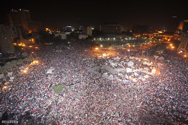 Zsúfolásig telt a Tahrír tér
