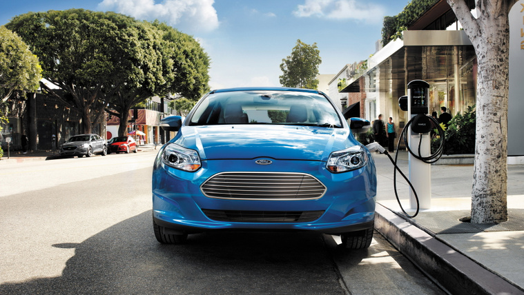 2014-Ford-Focus-Electric-2