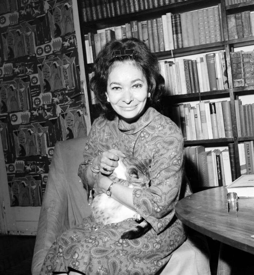 Köztudott, hogy Szabó Magda nagyon szerette az állatokat. Mindig volt körülötte egy kutya vagy egy macska, és több fotó is megmaradt róla, ahol állatokkal áll modellt.