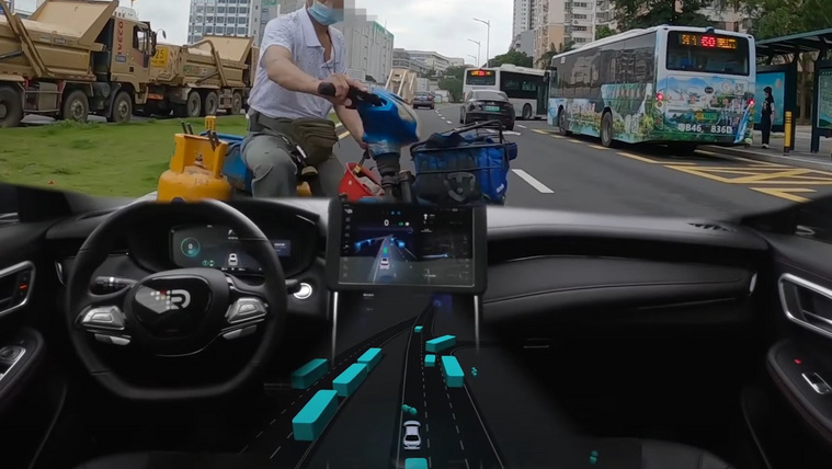 DeepRoute-Autonomous-Car-Video-6