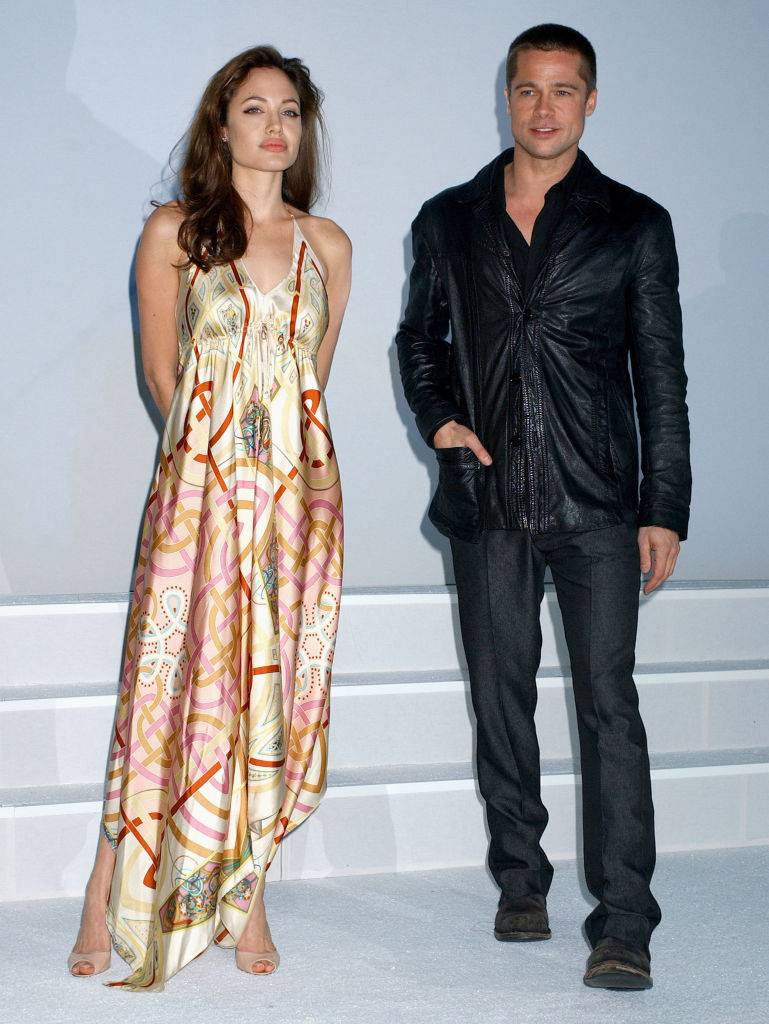 Angelina Jolie és Brad Pitt kínosan ügyelt a látszatra 2005-ben a Mr. és Mrs. Smith premierjén.