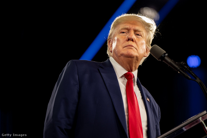 Donald Trump volt amerikai elnök beszédet mond az Amerikai Konzervatív Unió nyári konferenciáján (CPAC) Dallasban 2022. augusztus 6-án
