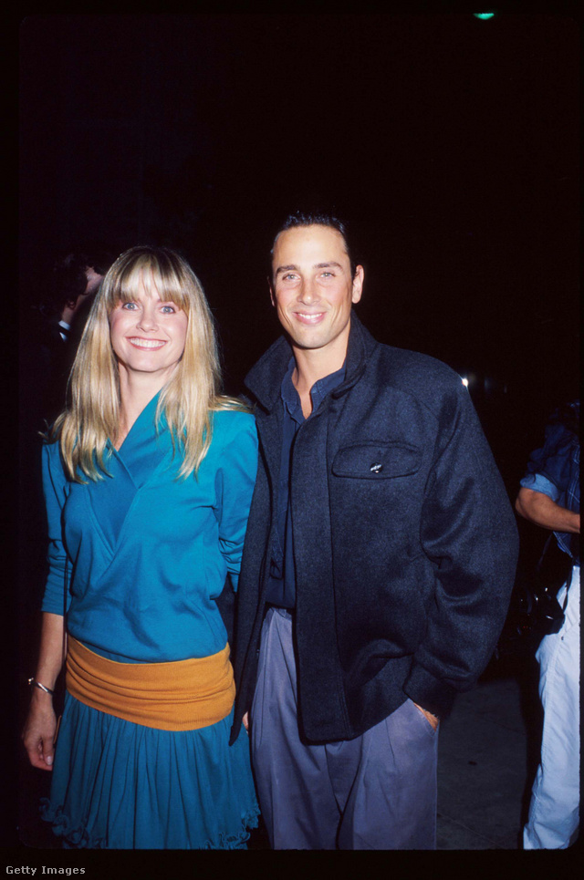 Newton-John és első férje, Michael Lattanzi 1989-ben