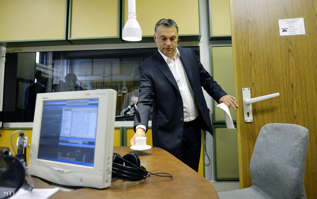 Orbán Viktor, mielőtt interjút ad a Kossuth Rádió 180 perc című műsorában