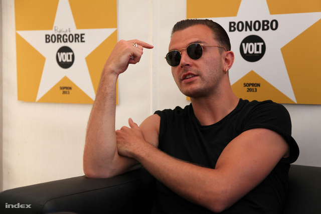 Theo Hutchcraft