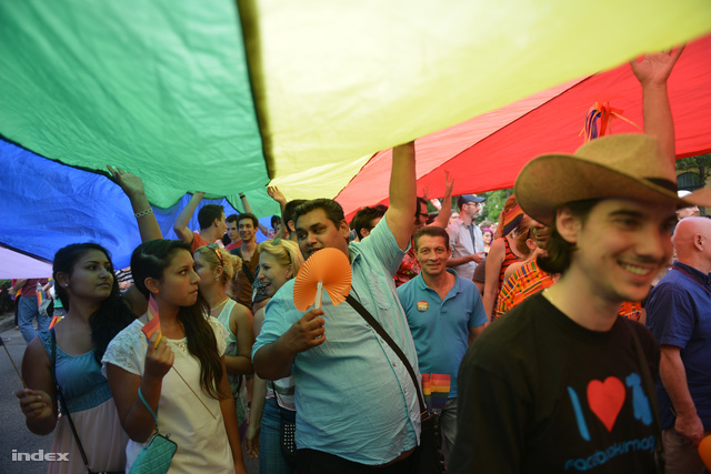 Felvonulók a szombati Budapest Pride-on