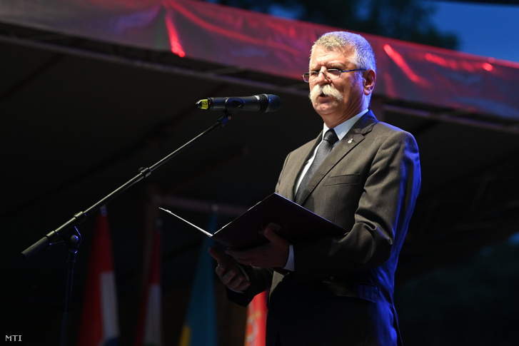 Kövér László, az Országgyűlés elnöke beszédet mond a felvidéki magyar népművészeti fesztiválon a szlovákiai Zselízen az augusztus 20-i ünnep előestéjén, 2022. augusztus 19-én