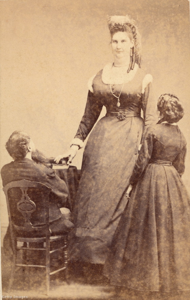 A 241 centiméter magas Anna Swan (1846–1888)